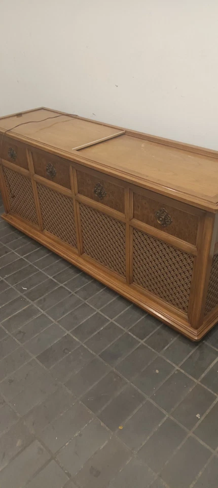 Magnavox Astro-Sonic Stereo AM-FM Tuner with Built-In Amplifier - Image 1 of 4