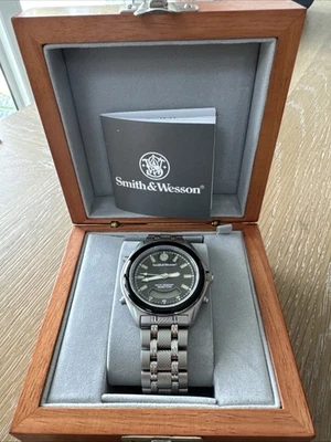 Reloj Smith & Wesson Vintage Hombre Acero Inoxidable SAWM7012 H20 Resistente Japón Foto 1 de 4