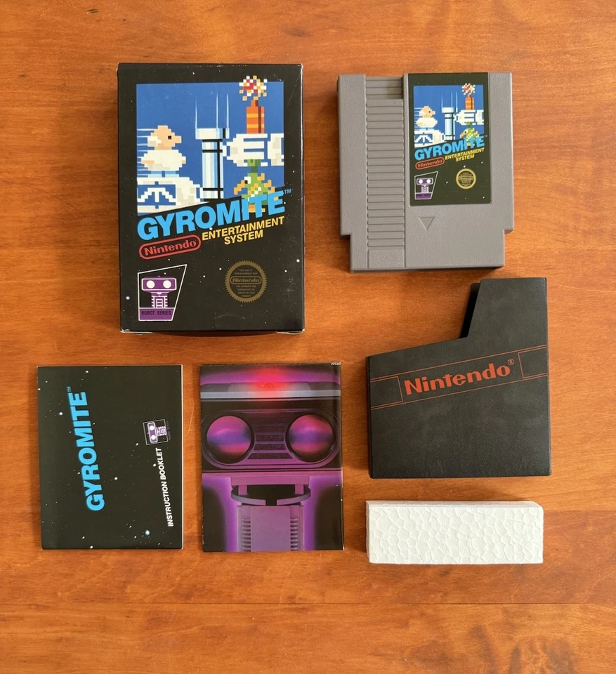 Gyromite (Nintendo NES) Excellent Condition 5 Screw Hangtab Intact CIB w/ Poster - Image 1 of 4
