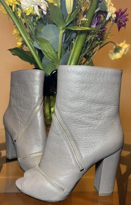 Botín Pour La Victoire Cuero Gris Punta abierta Cremallera Talla 6.5 M Foto 1 de 4