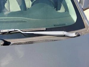 Front LH Wiper Arm (faded) 2007-2009 Saturn Aura - Picture 1 of 4