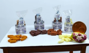 *~*  4 Tüten Waffelröllchen dekorativ verpackt Handarbeit  ,  *~* - Bild 1 von 3