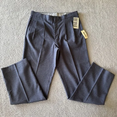Nuevo con etiquetas Pantalones Plisados Farah Para Hombres Azul Marino W36 L32 Vestido Trabajo Foto 1 de 4