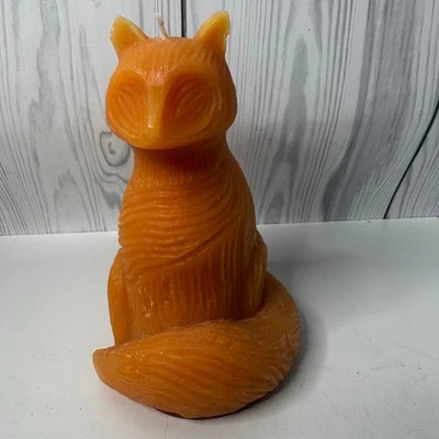 Zorro sentado con cera en forma de bosque Anthropologie 40 horas naranja quemado  Foto 1 de 4