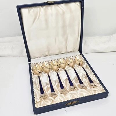 JUEGO 6 CUCHARAS DEMITASSE DE PLATA DE LEY DORADA ESMALTE AZUL COBALTO ELA,ORIG. CAJA Foto 1 de 4