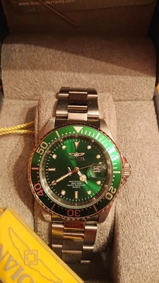 Invicta Pro Diver Herren-Quarzuhr Edelstahl 42mm Silber/Grün - Bild 1 von 3