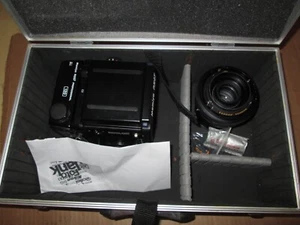 Mamiya RZ67 Professional Camera and Lens Sekor Z 90mm f3,5 W 120 Magazin + case - Picture 1 of 24