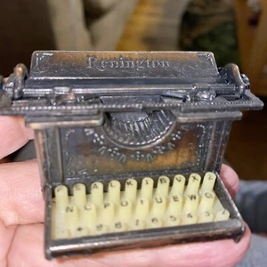 Miniature VINTAGE DIE CAST Metal Antique RENINGTON TYPEWRITER  Pencil Sharpener  - Picture 1 of 7