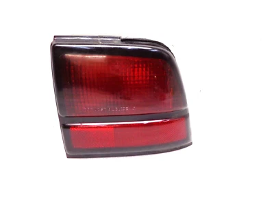 Luz trasera derecha pasajero trasero Chevrolet Cavalier 1991-1994 OEM #S44B Foto 1 de 4