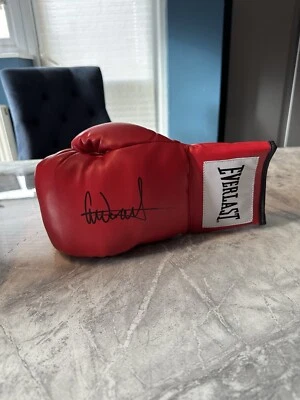 Guante de Boxeo Everlast Rojo Firmado a Mano Fabio Wardley Viene con Certificado de Autenticidad Foto 1 de 3