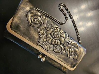 Bolso de Mano Patricia Nash Negro Dorado Metálico Rosa Cuero Repujado Plegado Usado en Excelente Condición Foto 1 de 3