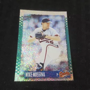 1995 Score Platinum Team #415 Mike Mussina - Picture 1 of 2