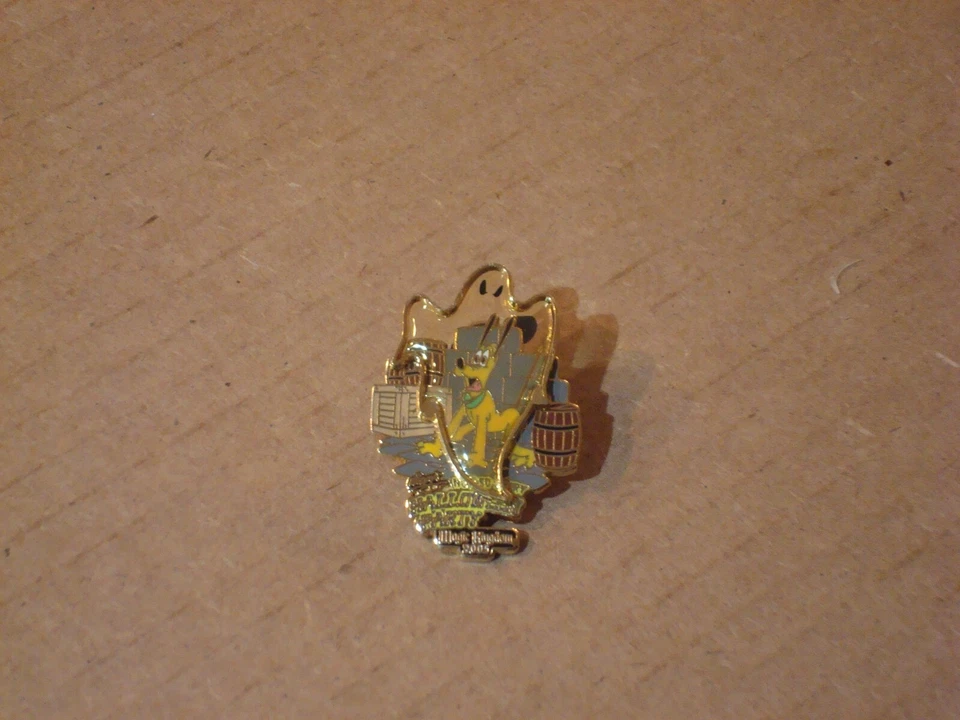 Pin Pluto Mickey's Not So Scary Halloween Party 2005 LE 2000 Disney - Imagem 1 de 1