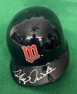 Von Paul Molitor & Tom Kelly signierter Minihelm Minnesota Twins doppelt signiert - Bild 1 von 2