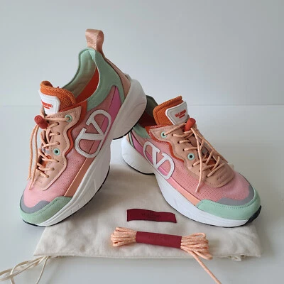 Zapatillas VALENTINO Shegoes VLOGO Cuero Y Tela en Melocotón Como Nuevas 35.5 Foto 1 de 4