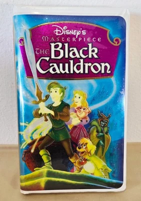 Walt Disney’s Masterpiece The Black Cauldron (VHS, 1998) White Clamshell Case Foto 1 de 2