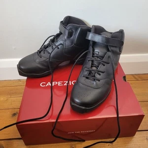 Black Capezio Dance Shoes Hi Top Leather Split Sole Trainers Adults Size 8/9 - Picture 1 of 10