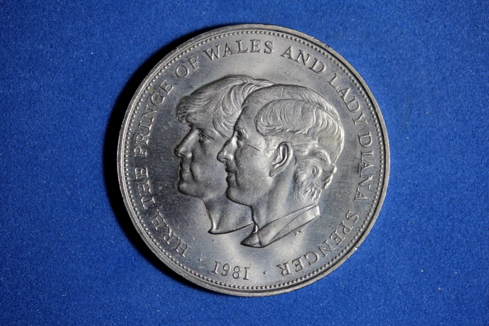 1981 UK National Westminster Bank Royal Wedding Copper-Nickel 25 Pence #M24521 - Image 1 of 3