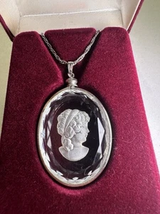 Vintage Etched Glass Cameo Pendant Necklace LIFELINE Classic Gift Box Included - Picture 1 of 5