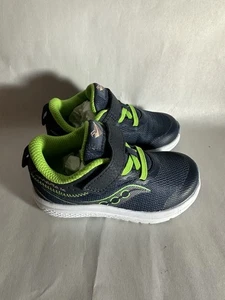 NIB Saucony Kinvara 6.5 Jr Sneaker Toddler Kids Navy Green Sporty Playcore - Picture 1 of 6