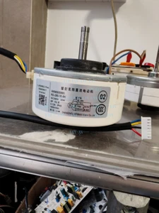 NEW Hitachi Air Conditioning Fan Motor 30W RRMB14129 RD-280-30-8K-1 RD-280-30-8K - Afbeelding 1 van 4