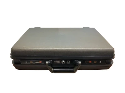 Maletín liso de policarbonato Safari Esteem SX2 | 12X18 TALLA L W -5,5 IB con llave Foto 1 de 4