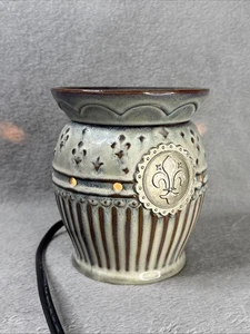 Scentsy Warmer Full Size Charlemagne Fleur De Lis Retired Medallion Blue/ Brown - Picture 1 of 8