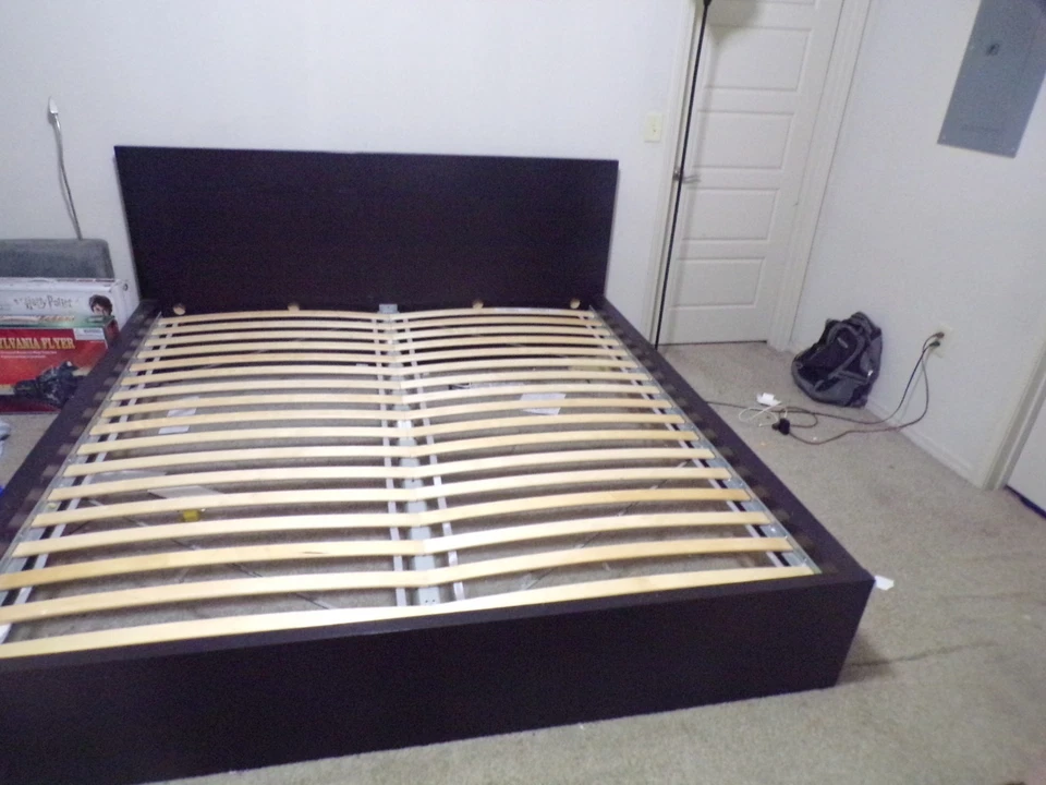 Marco de cama king size Foto 1 de 1