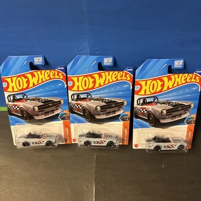 ¡Lote de 3! ¡Hot Wheels Triumph TR6 2025 Treasure Hunt! Q Case! ¡Nuevo! Muy bonito Foto 1 de 4