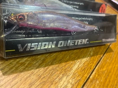 WOW! Megabass VISION ONETEN 110 EE. UU. "GERBERA" LIMITADA Color de funcionamiento sin tarifa. Foto 1 de 4