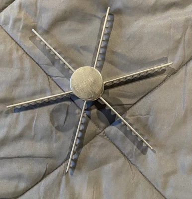 6 Cut Pie Marker, Cast Aluminum Guideline and Portion Divider - Image 1 of 4