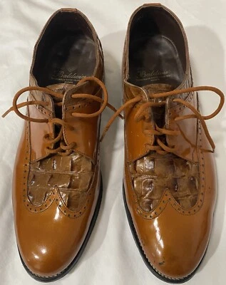 Stacy Baldwin -9D- charol y punta de ala de cocodrilo marrón oscuro talla 9D Foto 1 de 4