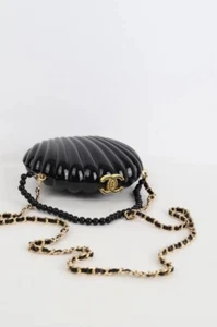 Chanel Beauty VIP Limited Edition Novelty BLACK Shell Pearl Bag VERY RARE NEW - Picture 1 of 7