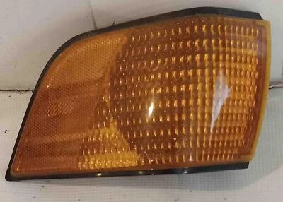 Buick Century 1989 guardabarros derecho montaje lámpara giratoria usada OEM Foto 1 de 3