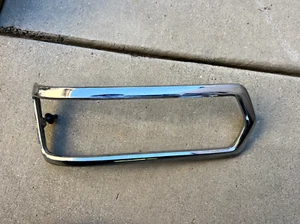 1972 MERCEDES-BENZ 280SEL W108 RIGHT SIDE TAIL LIGHT TRIM BEZEL OEM 1088260259 - Bild 1 von 7