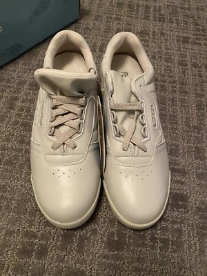 Vintage 1970-80s NIB Light Gray Leather Joywalkers by FootJoy Walking Shoes 9 - Image 1 of 4