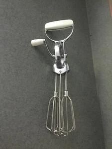 Herramienta batidora manual giratoria de acero inoxidable vintage, excelente funciona sin problemas - Imagen 1 de 13