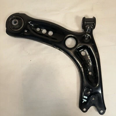 Volkswagen Jetta 2019-2021 brazo de control inferior delantero derecho lado del conductor OEM Foto 1 de 4