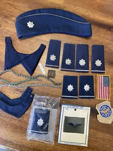 Tableros de hombro de rango de la Fuerza Aérea de la USAF, gorra de guarnición, charreteras, alfileres y más - Imagen 1 de 15