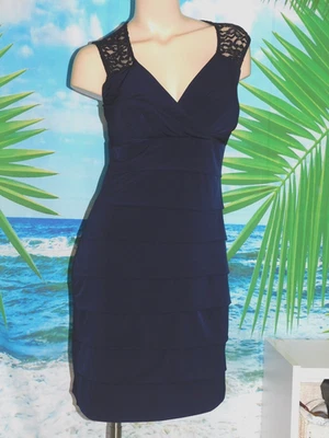 10 Vestido de Cóctel Azul Marino Oscuro Cerradura Espalda Encaje Hombros y Espalda EN FOCUS Foto 1 de 4