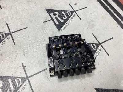 Washburn Shift Wonderbar Trémolo Bridge Vibrato Años 80 Negro Foto 1 de 3