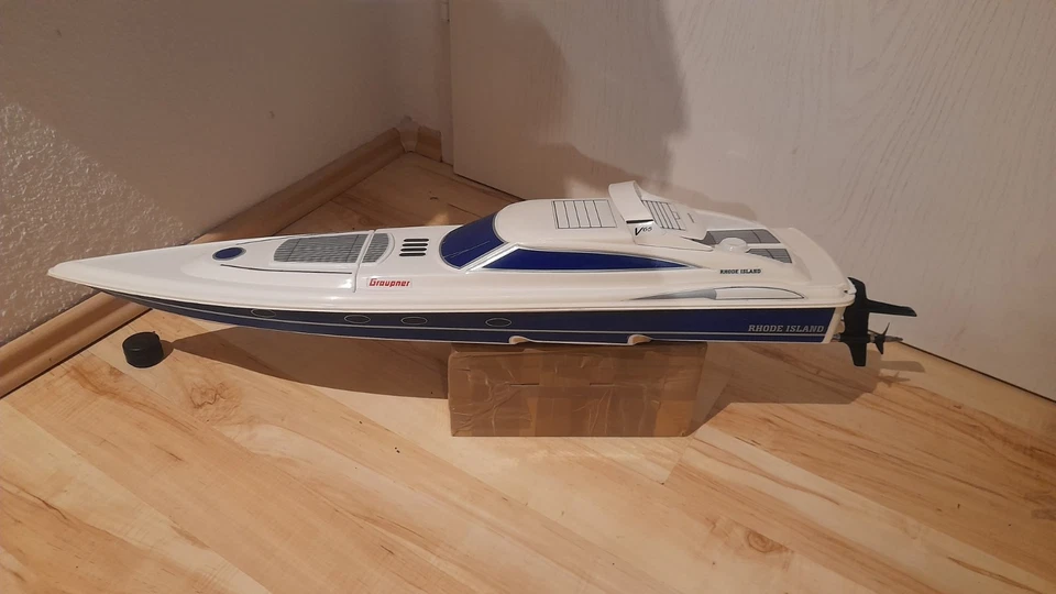 Graupner RHODE ISLAND RC- Luxusjacht - Bild 1 von 4