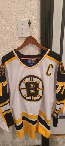 RARE VTG 90s NHL Starter Boston Bruins Ray Bourque Jersey 77 Mens Medium SEWN Cover