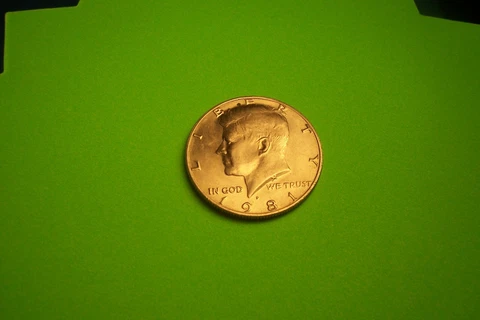 1981-P, JFK 1/2 DOLLAR COIN IN UNCERCULATED CONDITION, L23-182 Cover
