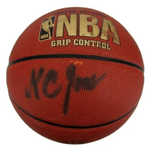 K.C. Jones HOF Celtics firmato Spalding NBA basket JSA 159604 - Foto 1 di 4