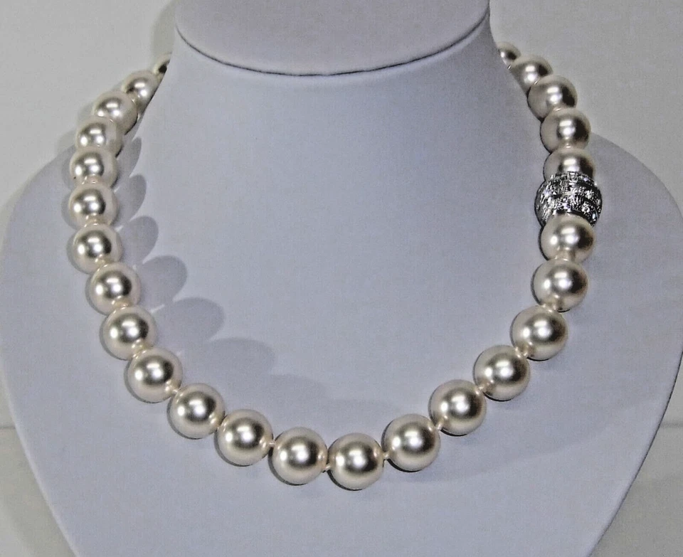 Perlenkette creme weiß mit Kristall besetztem Magnetverschluß - neu - Bild 1 von 1