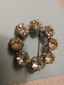 Broche prendedor Austria firmado vintage, juego de puntas enormes pedrería - Imagen 1 de 6