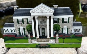 Vintage 1999 Shelia's Elvis Presley Graceland Mansion Wooden House Figure