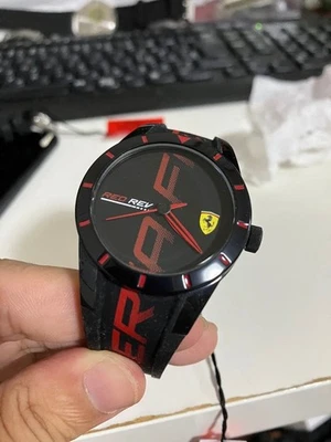 Кварцевые часы Ferrari Scuderia модель 0840026 б/у с коробкой - Изображение 1 из 4