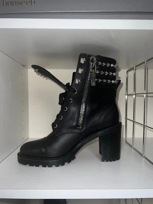 Botines de combate Christian Louboutin de invierno de cuero con clavos negros nuevos  Foto 1 de 4
